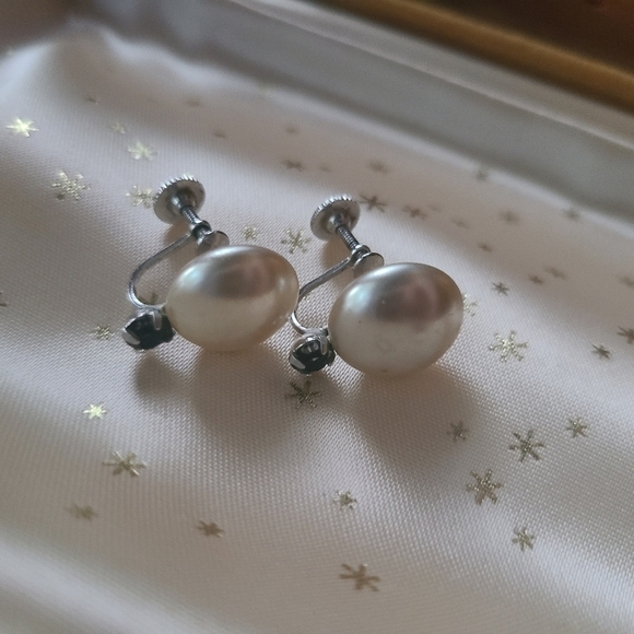 Marvella Jewelry - Marvella faux pearl flat clip on earrings